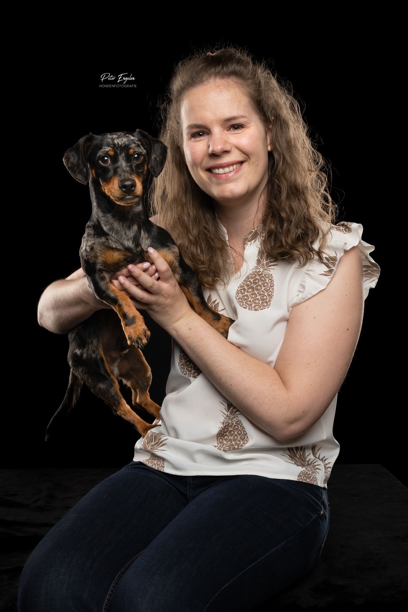 Teckel met baasje tijdloos studio portret
